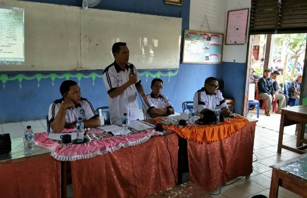 Foto: Wali murid SMAN 7 OKU saat rapat dengan pihak sekolah