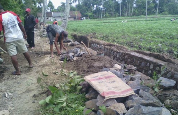 Foto: Pekerjaan proyek siluman yang diduga asal-asalan