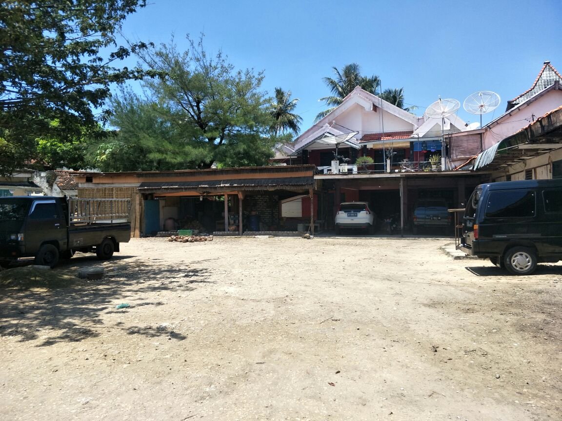 F : Kondisi Sub Terminal Dungkek yang saat ini sudah banyak rusak parah karena termakan usia