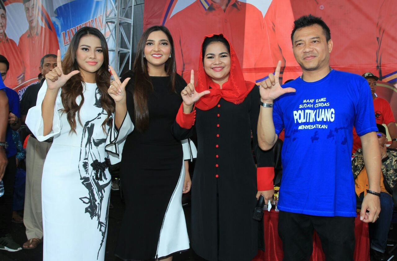 Foto Bersama: Puti Guntur, Anang Hermansyah. Ashanty