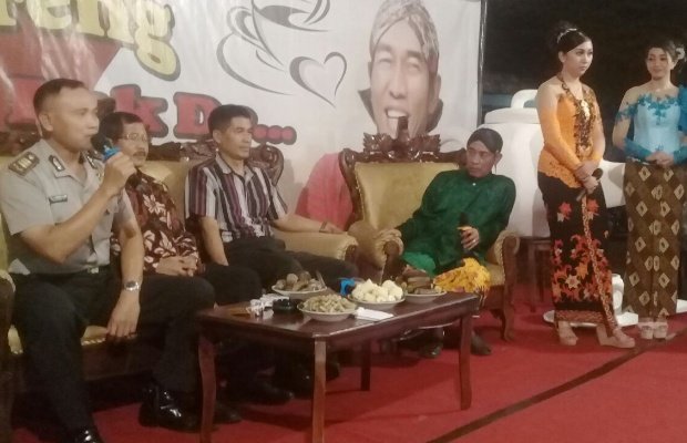Foto: Kapolsek Kalipare saat memberikan sambutan
