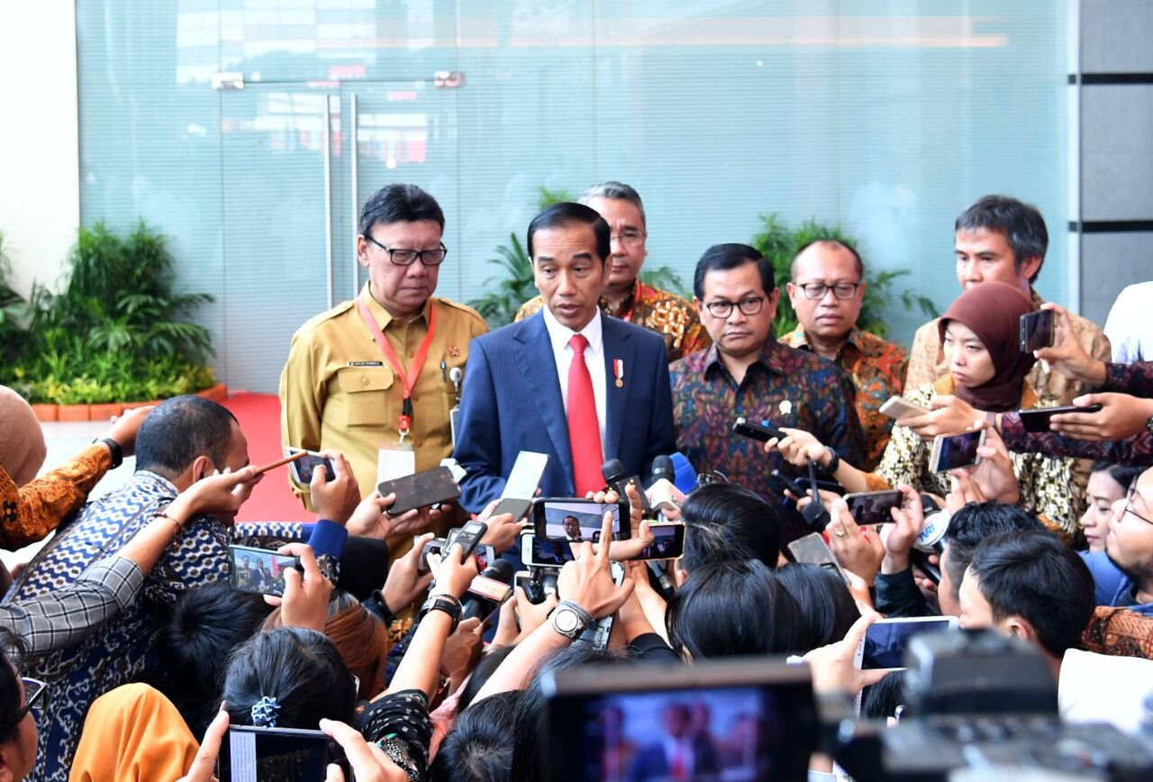 Foto: Presiden Jokowi saat memberikan pernyataan terkair Bom di Polrestabes Surabaya
