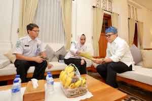 Foto: Bupati Banyuwangi Abdulla Azwar Anas saat bertemu BMKG pusat