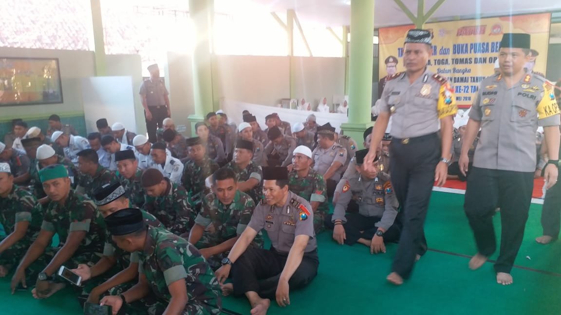 Foto: Kapolres sampang saat gelar doa bersama