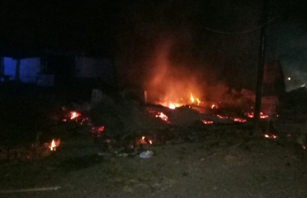 Foto: Kebakaran di pasar tambung Pamekasan