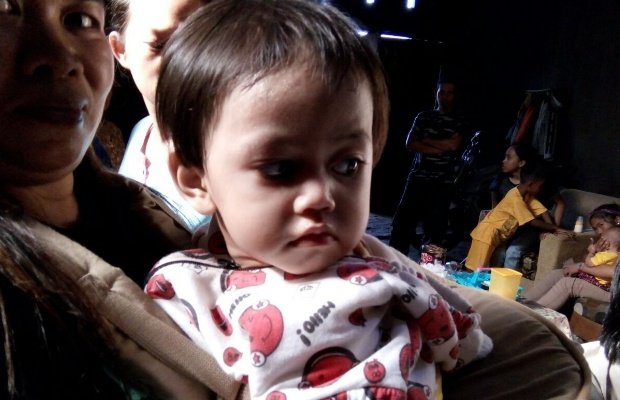 Foto: Salah salah satu dari lima balita yang ditelantarkan orang tuanya di batu