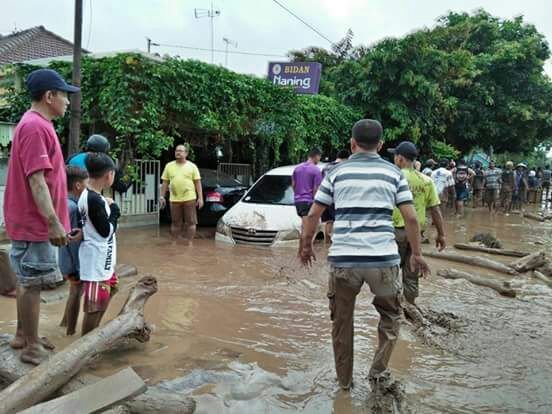 Foto: peristiwa banjir bandang di banyuwangi
