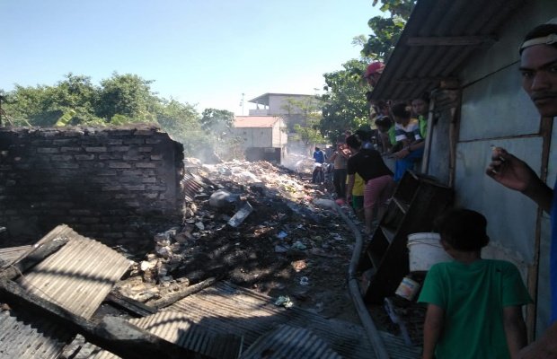 Foto: Kios Sembako di Pasar Bandaran Pamekasan Terbakar