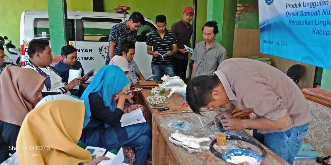 Foto: Tim Unija saat menggelar pelatihan di Desa Karanganyar, Kalianget