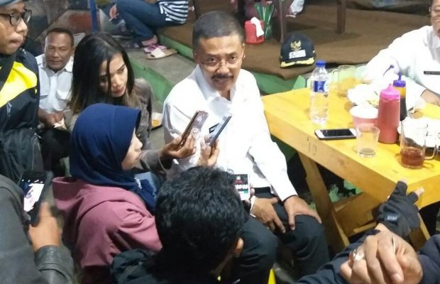 Foto: Wakil Walikota Batu Punjul Santoso saat diwawancarai wartawan