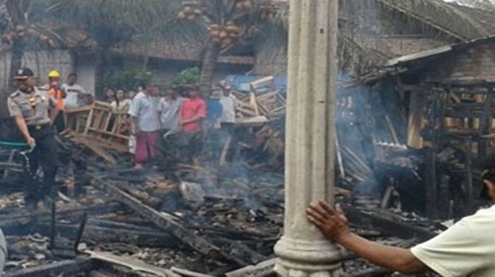 Foto: Lokasi kebakaran rumah mebel