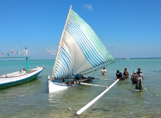 Foto: Jukong yang menarik mayat tanpa identitas di Pulau Masalembu Sumenep