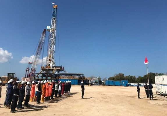 Foto: Upacara bendera yang digelar PT EML di Lahan Eksplorasi