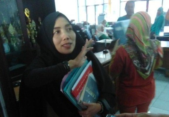 Foto: Hj. Eni Hidayati Sucipto kades Wirowongso, Kec. Ajun, Jember