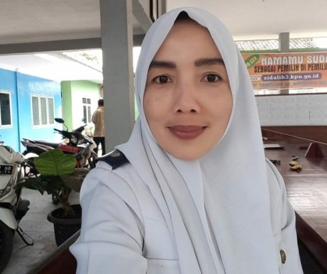 Foto: Hj.eni Hidayati Sucipto kades Wirowongso