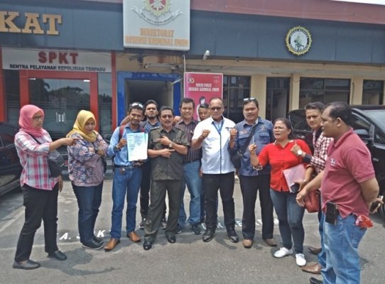 Foto: Solidaritas Pers Indonesia saat laporan ke Polda Riau