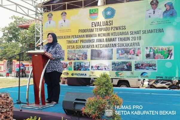 Foto: Bupati Bekasi HJ. Neneng Hasanah Yasin