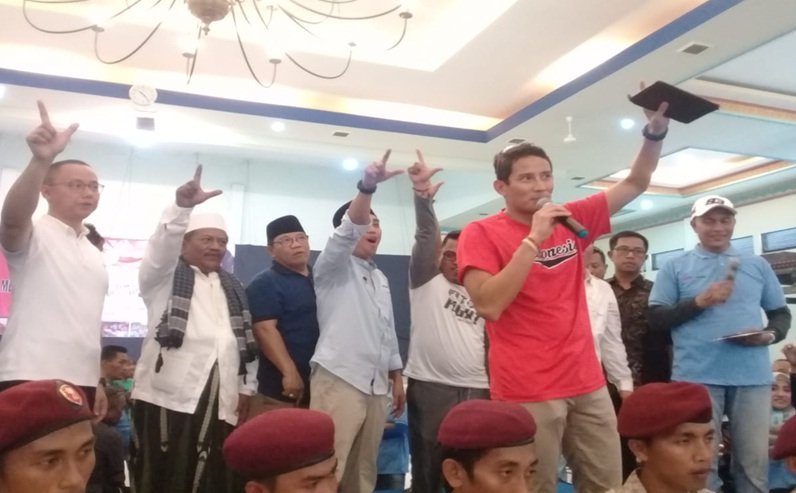 Foto: Sandiaga Uno saat menyapa ribuan relawannya di Sumenep