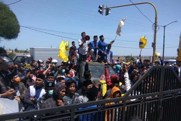 Foto: Ratusan massa PMII saat demo Unija Sumenep