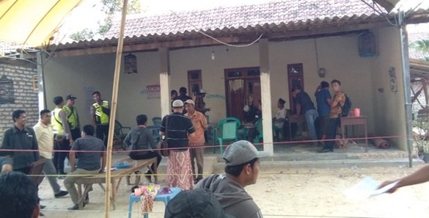 Foto: situasi di TPS 5 di Desa Kamoning, Kecamatan/Kabupaten Sampang.