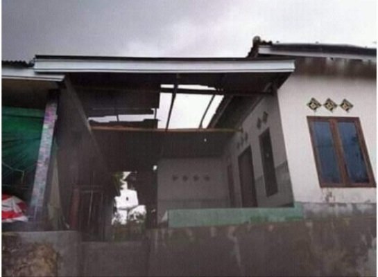 Foto: rumah rusak diterjang puting beliung