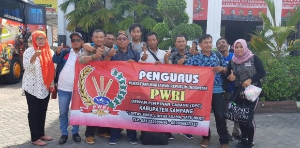 Foto: Peserta touring wartwan dan lsm sampang