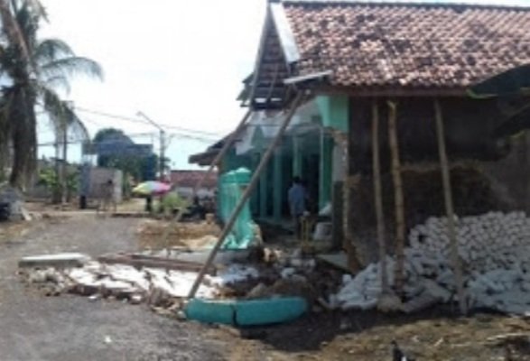Foto: Salah satu rumah warga pangarangan rusak