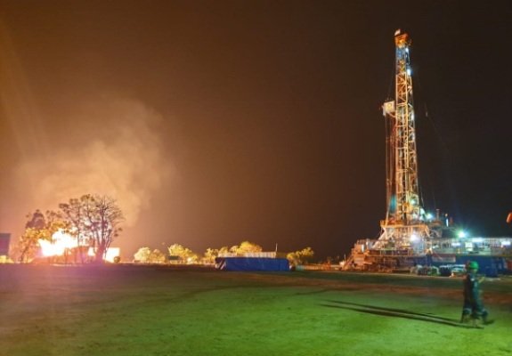 Foto: Pembakaran Gas Sumur ENC-02 Saronggi-sumenep