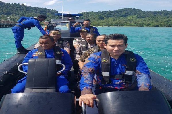 Foto: Komisioner Kompolnas Dede Farhan Aulawi saat Sosialisasikan Safety Management System di Ditpolair Polda Aceh