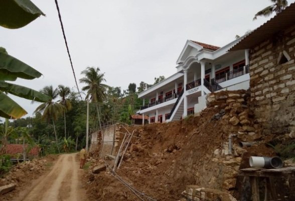 Foto: Tebing longsor