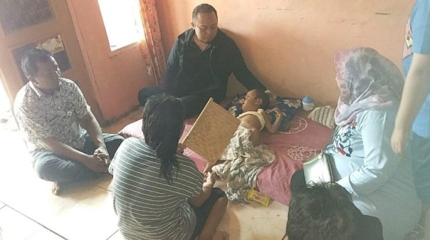 Foto: Respon Cepat Lurah Kertasari Terhadap Penderita Hydrocephalus