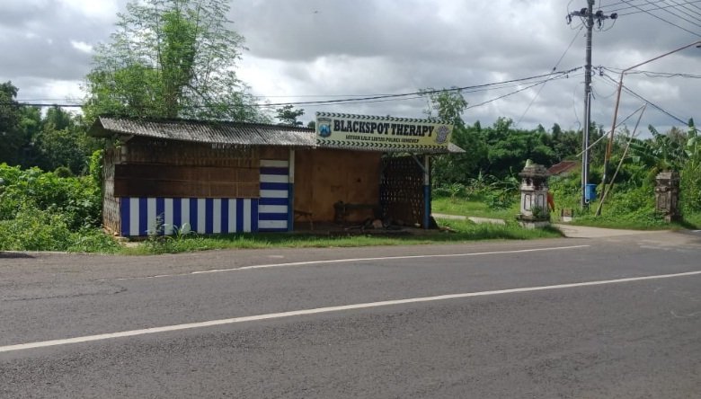 Foto: Pos Polisi di Kecamatan Lenteng