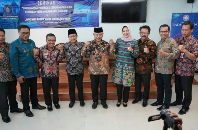 Foto: Walikota Batu Dewanti Rumpoko, Walikota Malang Sutiaji, Plt Bupati Malang Sanusi, Wawali Batu Punjul Santoso, dan Wawali Malang Sofyan Edi Jarwoko