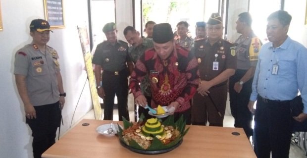 Foto: Peresmian kantor Satpas Polres Sampang oleh Bupati Sampang