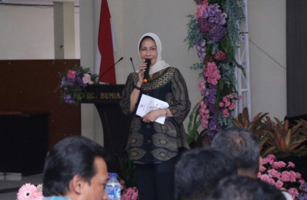 Foto: Walikota Batu Dewanti Rumpoko saat memberikan pemaparan di kegiatan Musrenbang di Kecamatan Bumiaji