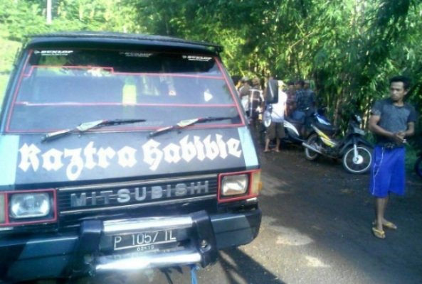 Foto: mobil pengangkut durian curian saat diamankan polisi