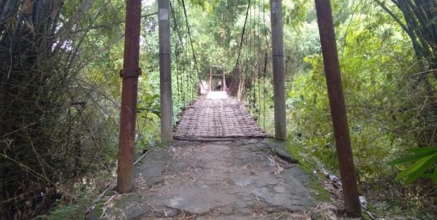 Foto: Jembatan gantung di Desa Kamuning Sampang