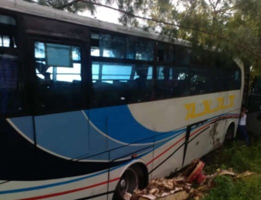 Foto: Bus AKAS malang yang kecelakaan di Sumenep