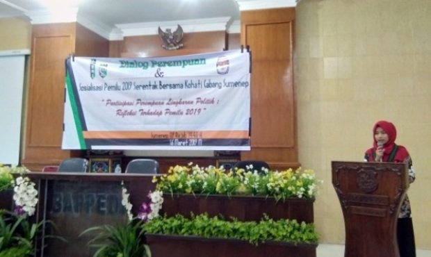 Foto: Nelly Agustin, saat memberikan sambutan