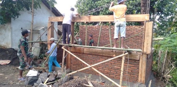 Foto: pembangunan Lima Unit Pos Kamling di Dusun Anjung Babi