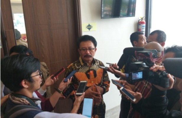 Foto: Cahyo Edi Purnomo, ketua DPRD Kota Batu saat diwawancarai para awak media