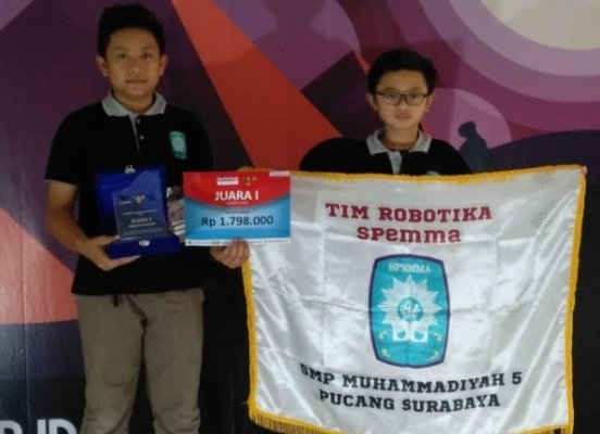 Foto: Tim Robotik SMP Muhammadiyah 5 Pucang Surabaya