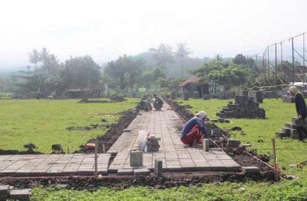 Foto: Pengerjaan Wahana Ruang Terbuka Hijau di Dusun Gayasan Jember 