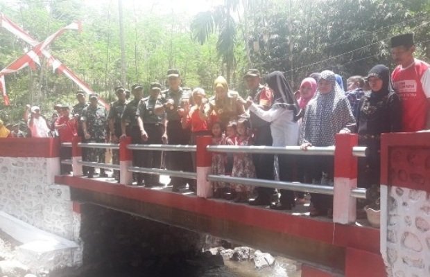 foto: Jembatan Dusun Karang Kebun