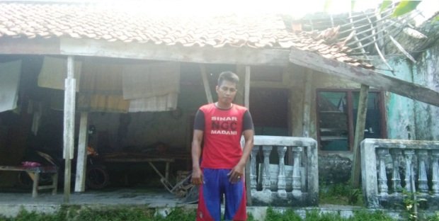 Foto: Herwanto (65), warga jl. Perkutut Rt 01 RW 05 Kelurahan Gunung Sekar Kecamatan/Kabupaten Sampang