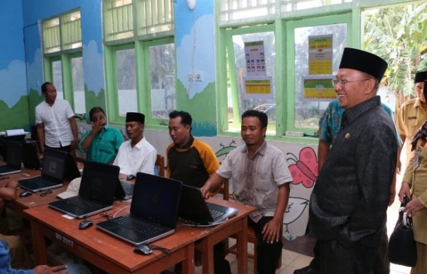 Foto: Bupati sumenep A Busyro Karim