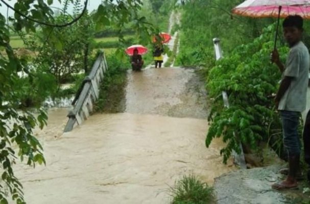 Foto: jembatan ambruk di Desa Montorna, Kecamatan Pasongsongan, Sumenep 2018 lalu