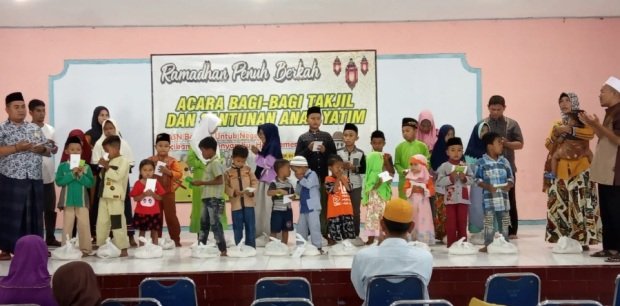Foto: Do'a bersama Forum Silaturrahmi CPNS K-2 Sumenep usai berikan santunan pada anak yatim