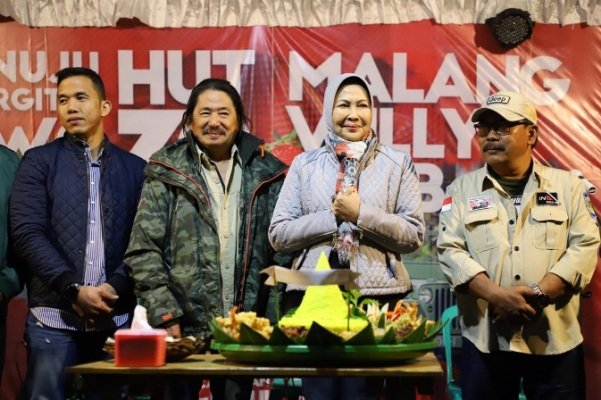 Foto: Walikota Batu saat mengahadiri giat tasyakuran dan bhakti sosial Willys Club se- Malang Raya.