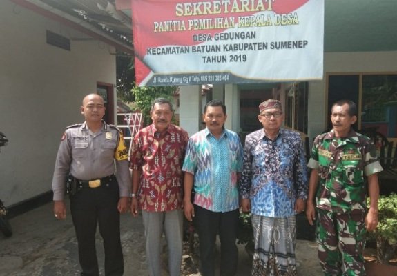 Foto: Kades Gedungan bersama Babinsa dan Babhinkamtibmas desa setempat